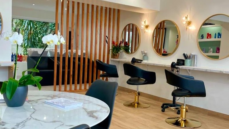 La Petite Coloriste - salon de coiffure Nanterre
